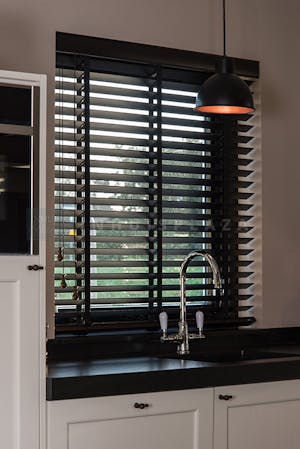 houten jaloezie 300 cm houten jaloezie 50 mm op maat stel nu samen inhuis plaza houten jaloezie 300 cm houten jaloezie 50 mm op maat stel nu samen inhuis plaza